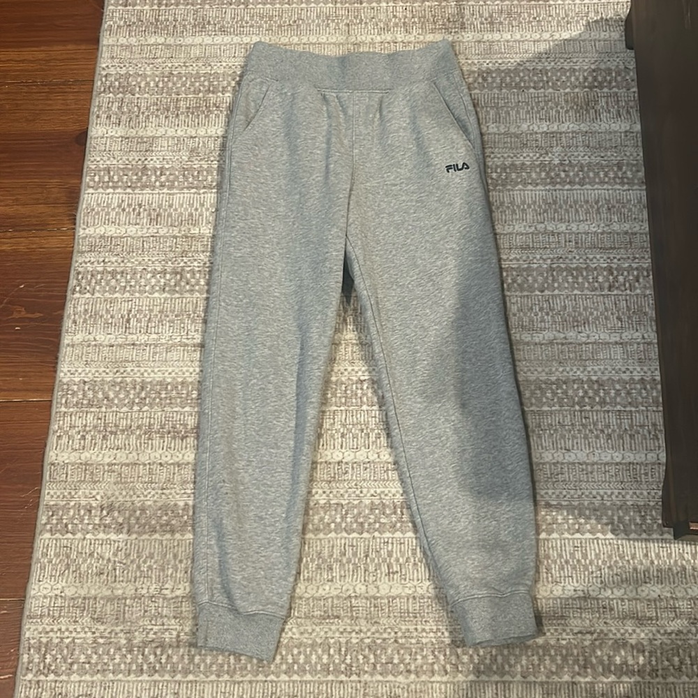 Fila gray sweatpants with drawstrings